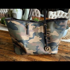 Michael Kors Camouflage tote